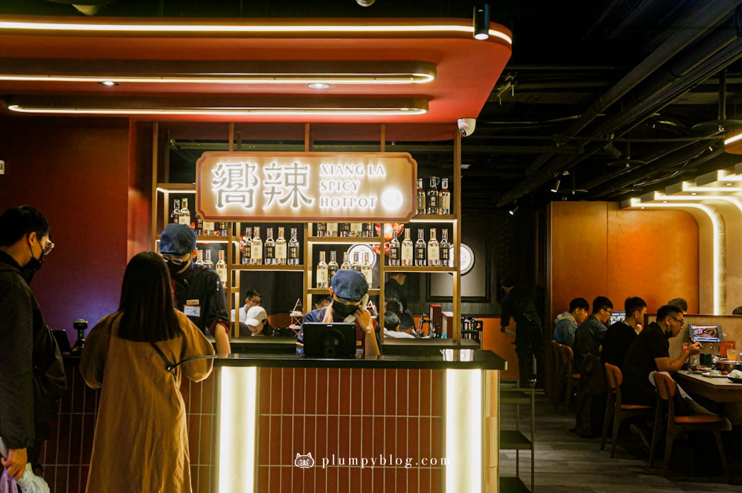 台北萬華|嚮辣和牛麻辣鍋|台北捷運西門店,有骨氣麻辣湯搭配調酒飲料,100種火鍋自助吧吃到飽~ - 第20張圖 嚮辣和牛麻辣鍋