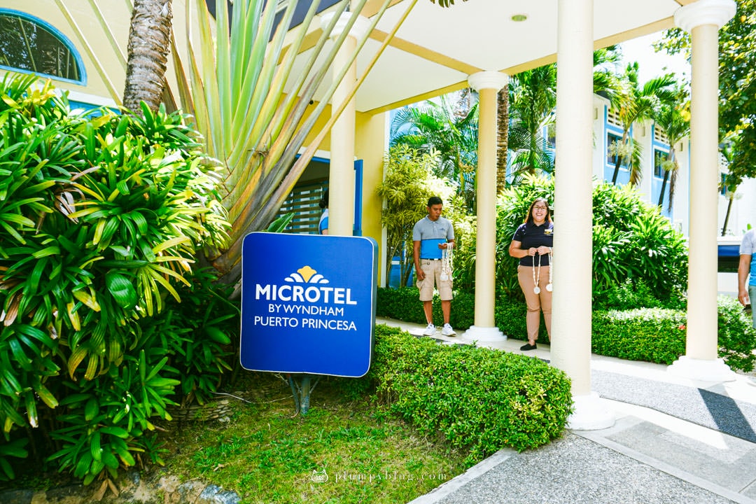 菲律賓巴拉望住宿|5間飯店分享|Aziza Paradise Hotel、Costa Palawan Resort美麗海邊度假村,度假住宿筆記起來! - 第77張圖 Microtel Palawan