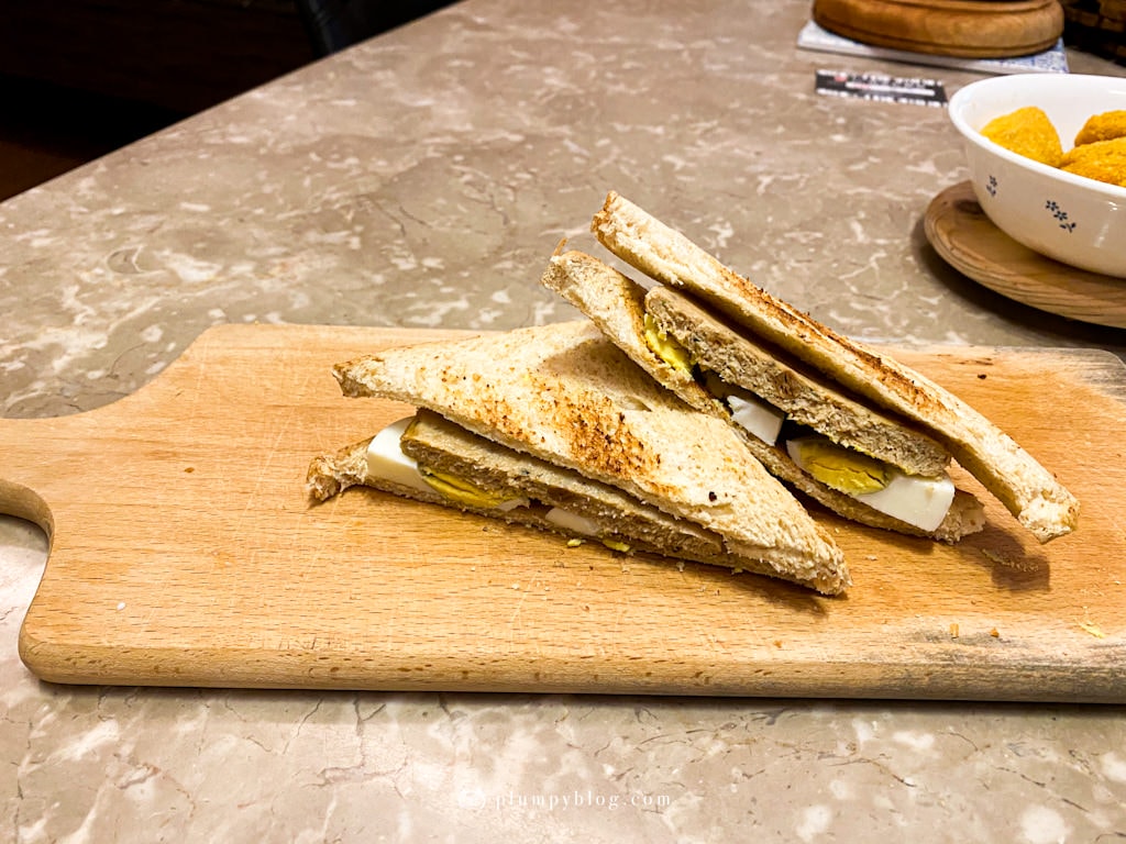 【開箱】蔬味平生|我的蔬食新生活。無肉不歡的胖貓咪,也有被蔬食征服的一天?!開箱蔬脆棒棒腿、未來肉蔬福漢堡排~香酥炸雞塊微辣好香好好吃! - 第7張圖 蔬味平生