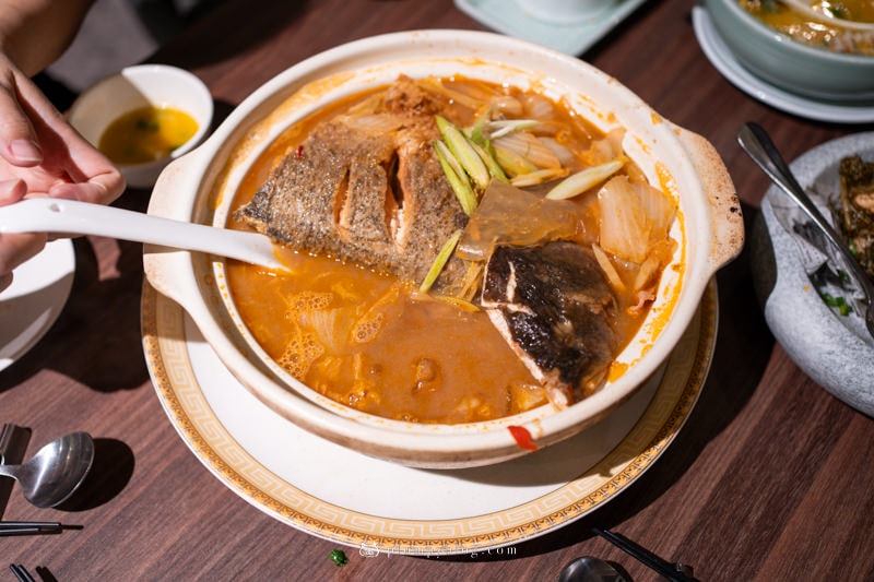 台北美食|上海鄉村 信義137|老字號江浙料理,餐桌上傳承的家鄉味,經典烤方、紅燒砂鍋魚頭飄香千里~ - 第18張圖