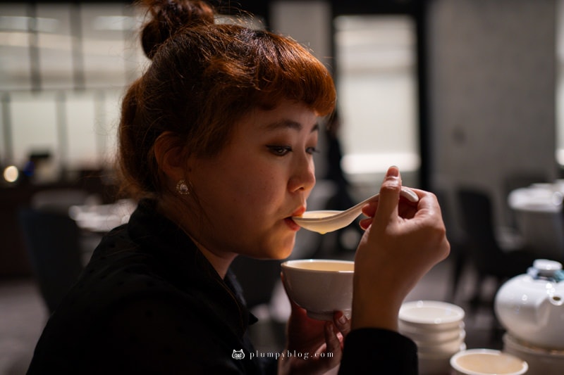 台北美食|上海鄉村 信義137|老字號江浙料理,餐桌上傳承的家鄉味,經典烤方、紅燒砂鍋魚頭飄香千里~ - 第47張圖
