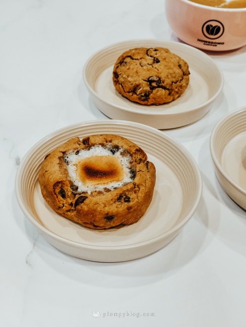 好事多磨咖啡三重成功店,手沖咖啡、超好吃美式軟餅乾!九種口味任選,激推棉花糖口味。近三重捷運站寵物友善咖啡廳。 - 第3張圖