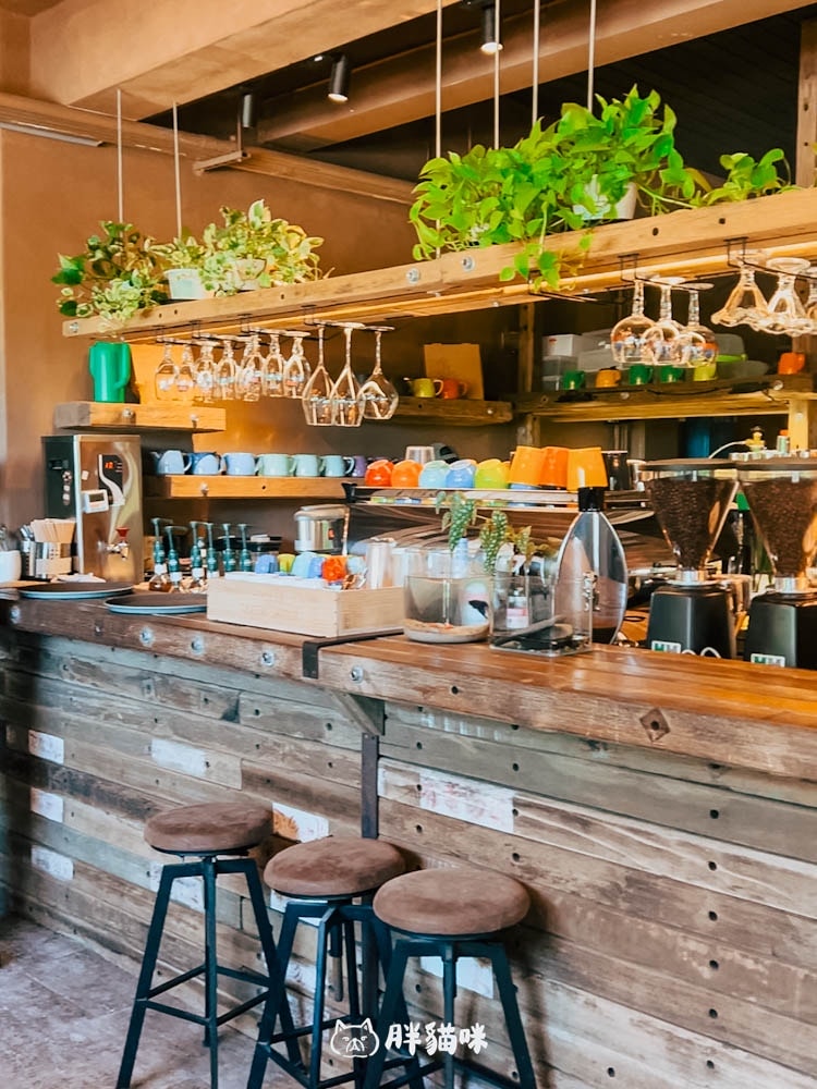 【宜蘭蘇澳】笑ㄟcafe:宜蘭海景咖啡廳,南方澳坐擁情人灣無敵海景!窯烤披薩必點~附菜單 - 第6張圖