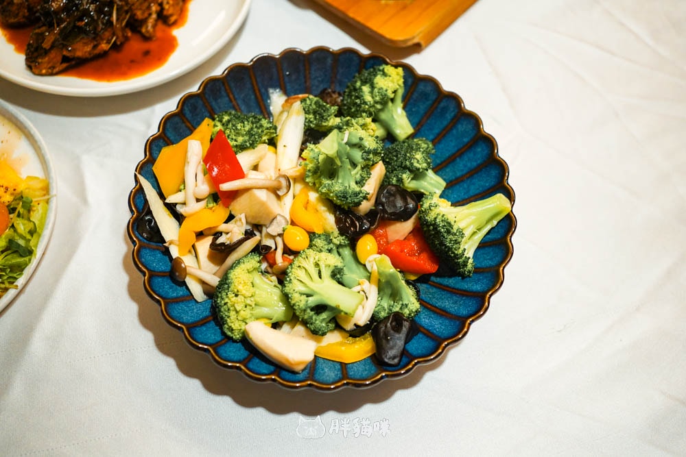 【板橋美食】家宴:10道菜色一次分享!板橋凱撒大飯店上海料理餐廳~ - 第15張圖