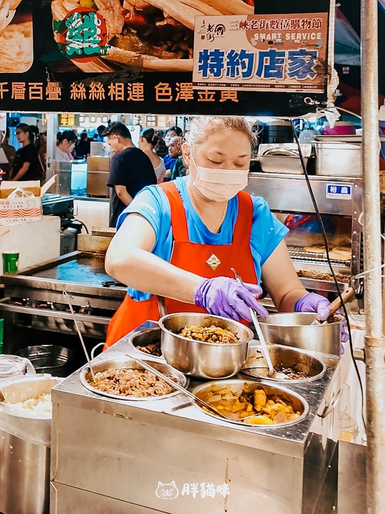 【鶯歌美食】居然出現在鶯歌龍鳳夜市「西安肉夾饃」餅皮千層百疊絲絲相連! - 第4張圖