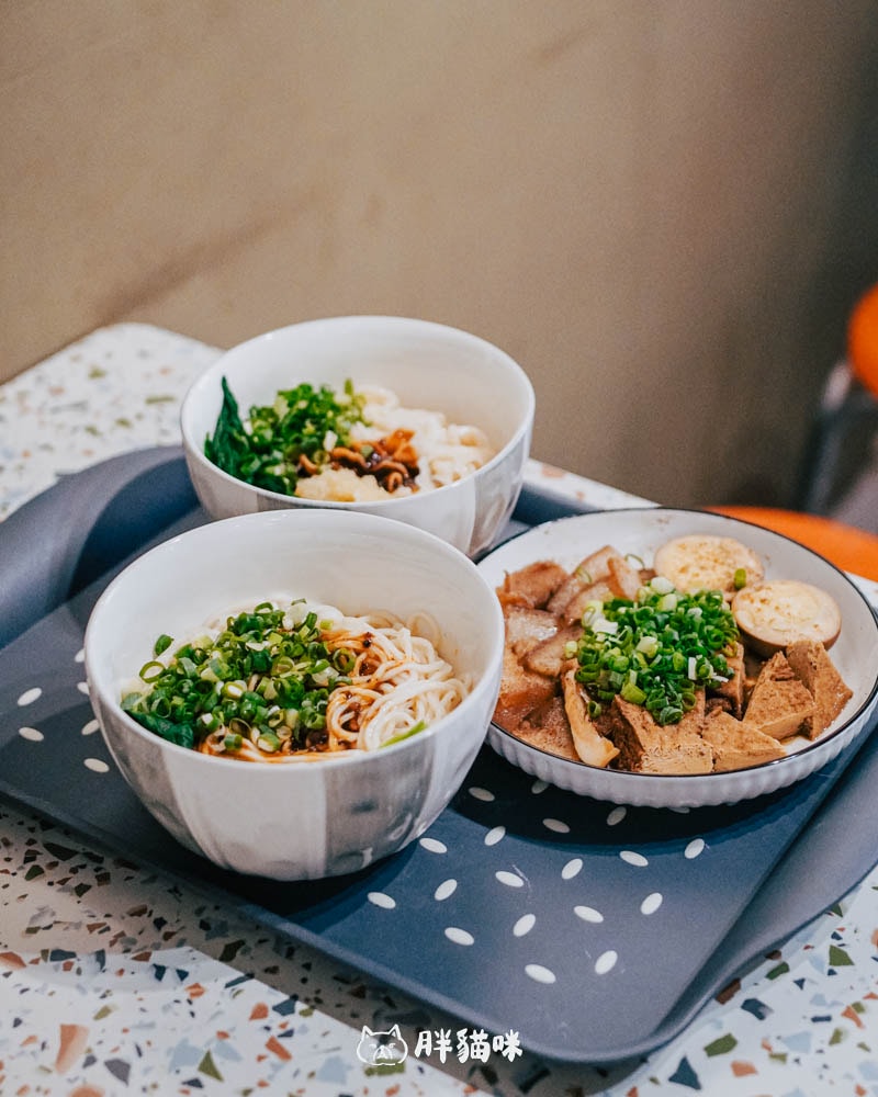 已歇業【樹林美食】今日子麵店:樹林車站附近文青小麵店,推薦花椒麻醬乾麵~超飽口感與經典滷味搭配,麵控們快來! - 第2張圖 今日子麵店
