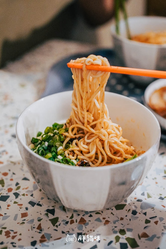已歇業【樹林美食】今日子麵店:樹林車站附近文青小麵店,推薦花椒麻醬乾麵~超飽口感與經典滷味搭配,麵控們快來! - 第3張圖