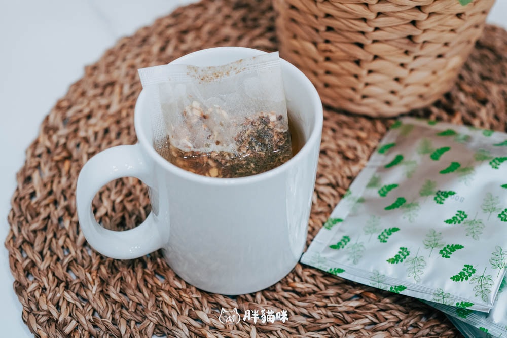【開箱】中秋禮盒~綠金璀璨愛心聯名禮盒:有愛的中秋月餅登場。辣木粉月餅4種口味+辣木茶包超健康推薦! - 第23張圖