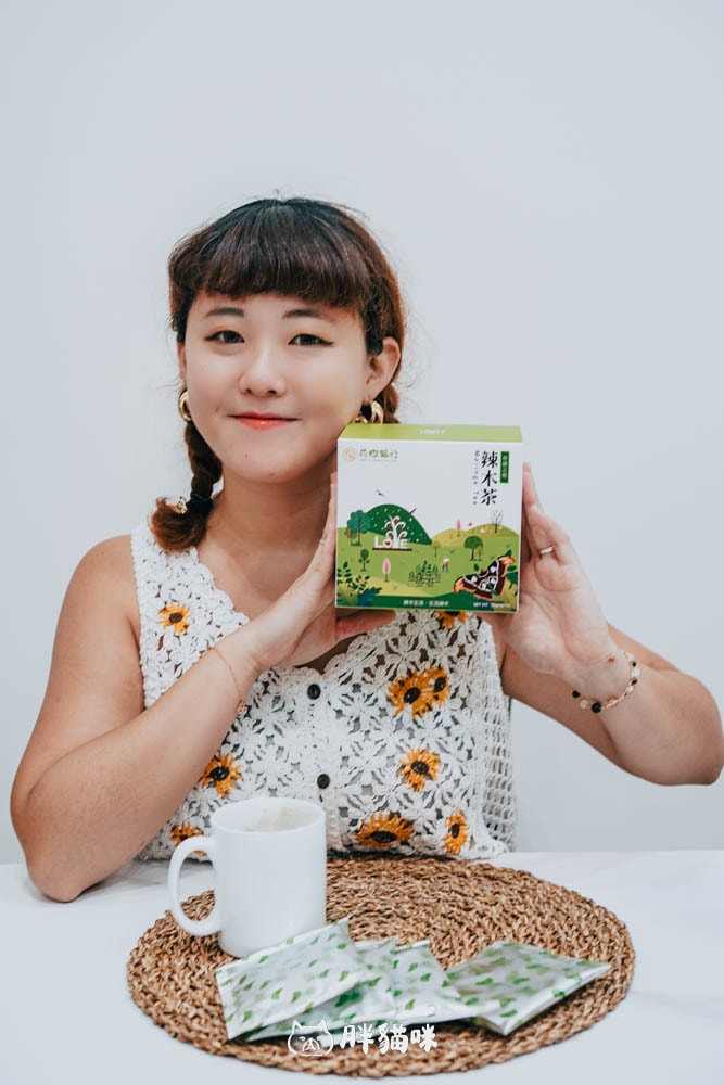 【開箱】中秋禮盒~綠金璀璨愛心聯名禮盒:有愛的中秋月餅登場。辣木粉月餅4種口味+辣木茶包超健康推薦! - 第25張圖