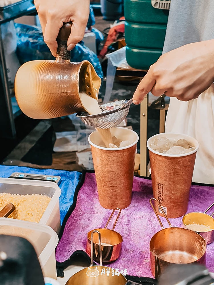 【鶯歌美食】碳燒烤奶茶!鶯歌龍鳳夜市最養生的飲料,奶香四溢還有6種口味!推薦桂花奶茶 - 第5張圖
