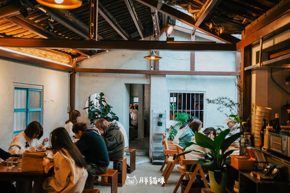【樹林美食】「微間素生」網美咖啡廳:獨自療癒的安靜角落,甜點與咖啡的完美搭配 - 第6張圖
