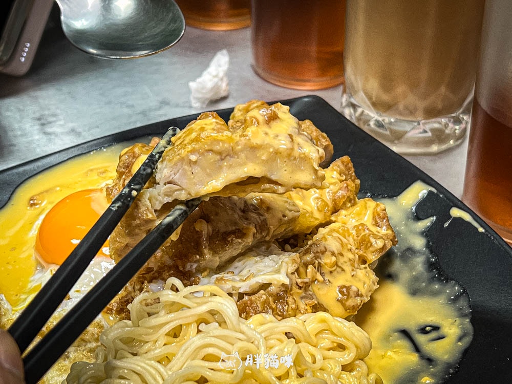 台北美食【九月茶餐廳】台北的小香港!滑蛋牛肉飯、西多士,港片場景直擊~ - 第9張圖