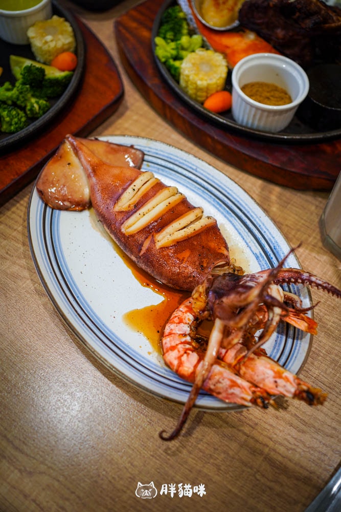 【桃園美食】牛室炙燒牛排林口店:六週年狂歡!超值鮮套餐特價折扣0,自助吧新品越式牛肉河粉~異國料理吃到飽! - 第25張圖