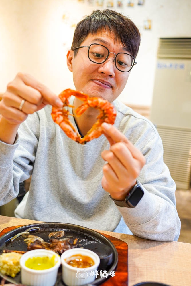 【桃園美食】牛室炙燒牛排林口店:六週年狂歡!超值鮮套餐特價折扣0,自助吧新品越式牛肉河粉~異國料理吃到飽! - 第26張圖