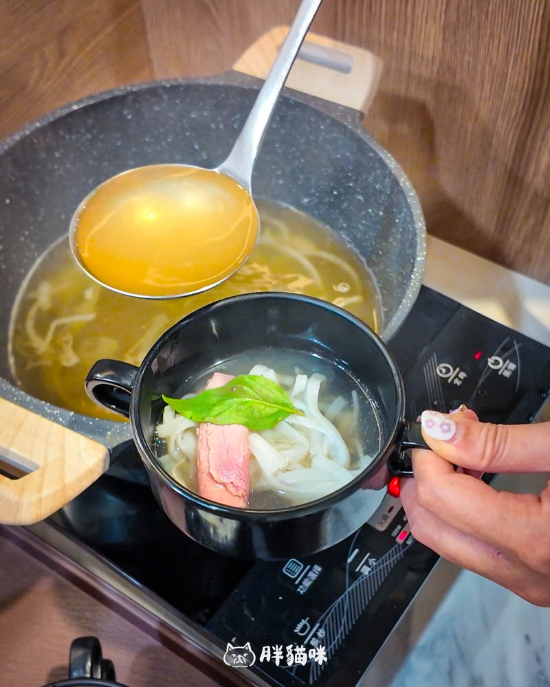 【桃園美食】牛室炙燒牛排林口店:六週年狂歡!超值鮮套餐特價折扣0,自助吧新品越式牛肉河粉~異國料理吃到飽! - 第3張圖