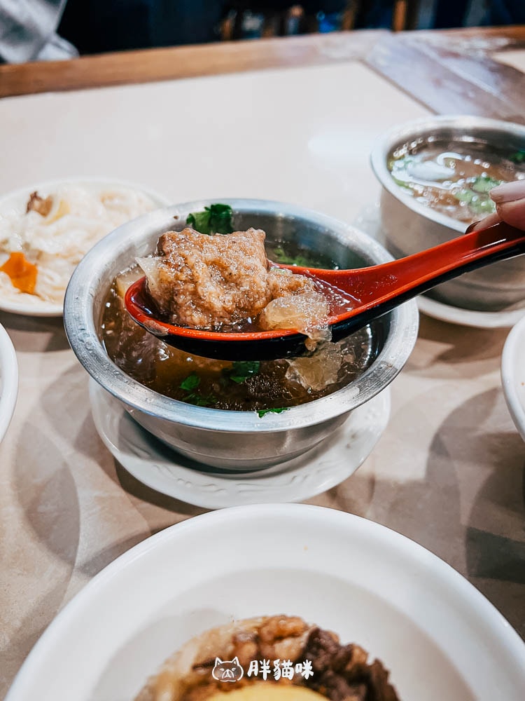 新北永和樂華夜市必吃美食:【下港排骨酥湯】,冷天裡的暖心好味道。銅板價吃好飽! - 第2張圖
