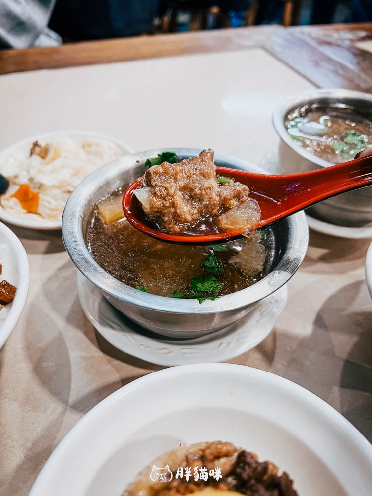 新北永和樂華夜市必吃美食:【下港排骨酥湯】,冷天裡的暖心好味道。銅板價吃好飽! - 第3張圖