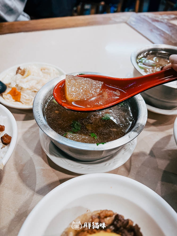 新北永和樂華夜市必吃美食:【下港排骨酥湯】,冷天裡的暖心好味道。銅板價吃好飽! - 第4張圖