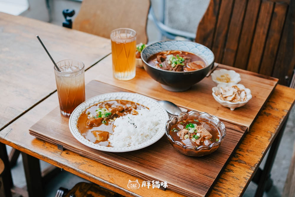 台北最難訂的牛肉麵體驗!【門前隱味牛肉麵】三重空軍一村店:湯頭濃郁、小菜驚豔,吃過才懂為何人潮擠爆! - 第14張圖
