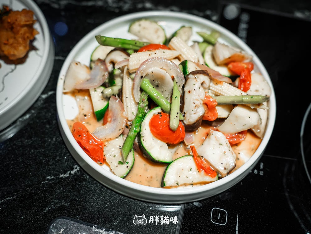 台北林森北路美食,深夜食堂奢華與美味兼具的「凌舞餐酒館」用餐體驗:牛肉鍋太豪奢!品味30年威士忌 - 第14張圖