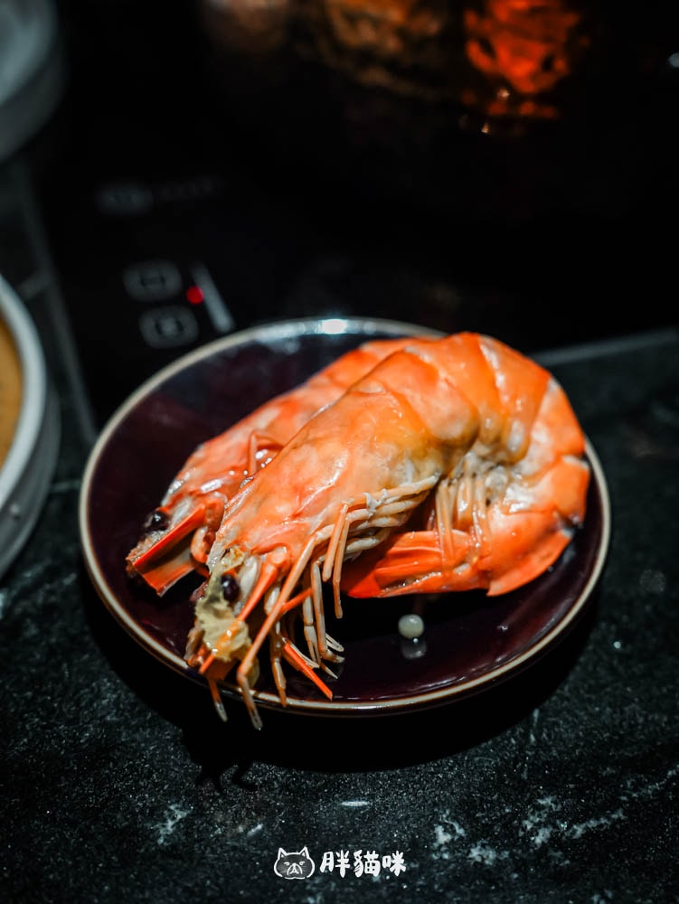 台北林森北路美食,深夜食堂奢華與美味兼具的「凌舞餐酒館」用餐體驗:牛肉鍋太豪奢!品味30年威士忌 - 第9張圖
