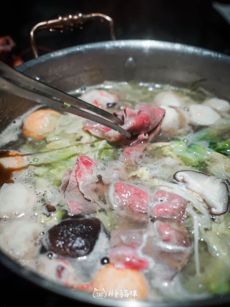 台北林森北路美食,深夜食堂奢華與美味兼具的「凌舞餐酒館」用餐體驗:牛肉鍋太豪奢!品味30年威士忌 - 第12張圖