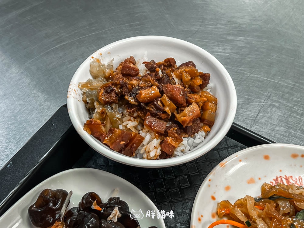 樹林最道地的魯肉飯就是這家?超級銅板小吃,【道地魯肉飯】便當一個才! - 第3張圖