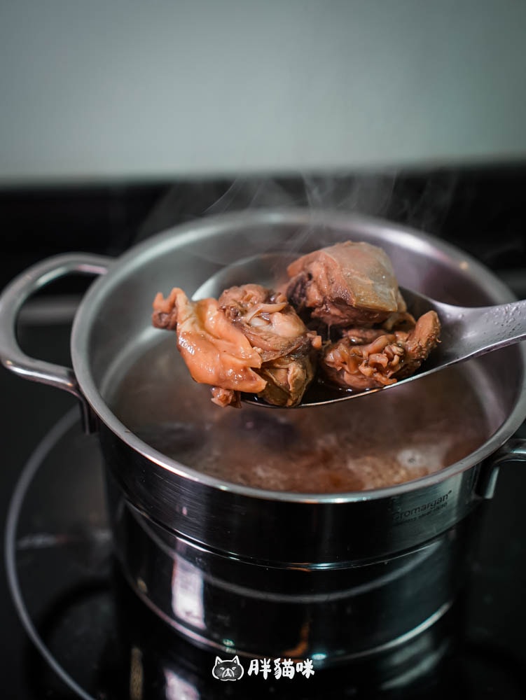 【開箱評測】可加熱即食的冷凍湯品評比:3家冷凍湯品實測,其中這家湯味濃肉多最值得買! - 第11張圖 【開箱評測】加熱即食:3款冷凍雞湯實測,這碗湯肉多味濃最值得買!樂桃、享味生活、耐速餐飲