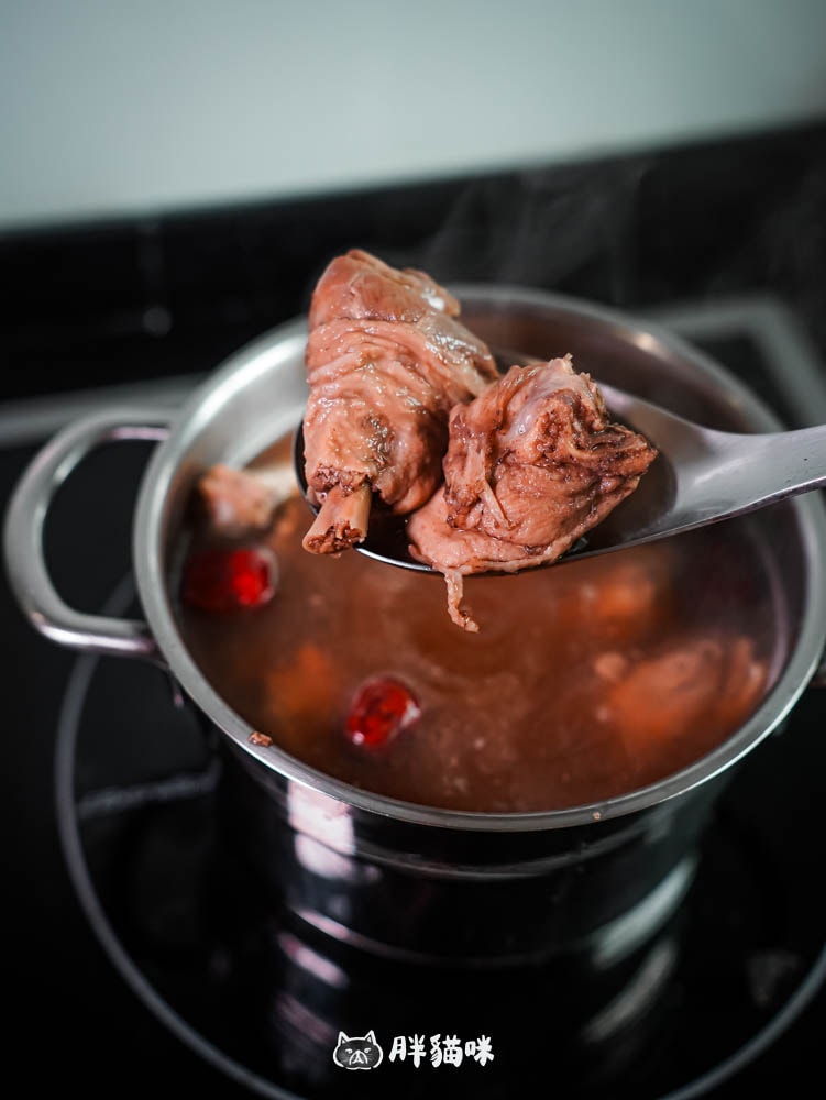 【開箱評測】可加熱即食的冷凍湯品評比:3家冷凍湯品實測,其中這家湯味濃肉多最值得買! - 第20張圖 【開箱評測】加熱即食:3款冷凍雞湯實測,這碗湯肉多味濃最值得買!樂桃、享味生活、耐速餐飲