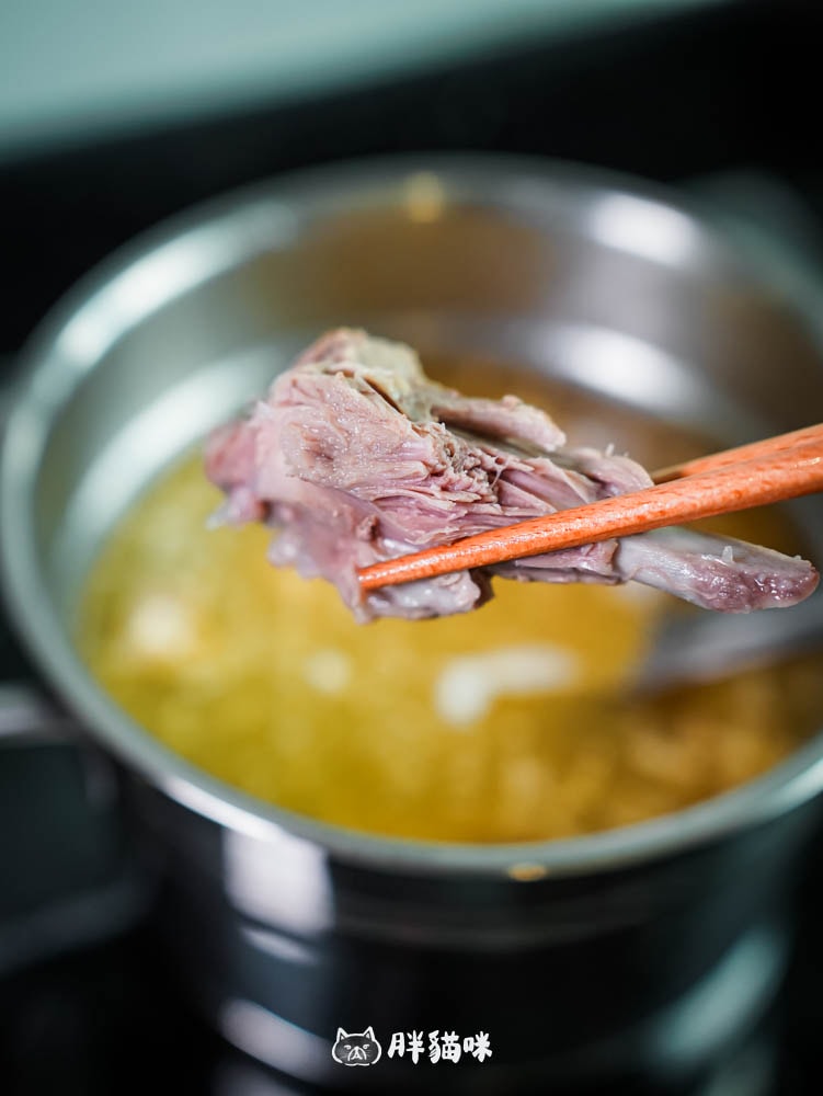 【開箱評測】可加熱即食的冷凍湯品評比:3家冷凍湯品實測,其中這家湯味濃肉多最值得買! - 第29張圖 【開箱評測】加熱即食:3款冷凍雞湯實測,這碗湯肉多味濃最值得買!樂桃、享味生活、耐速餐飲