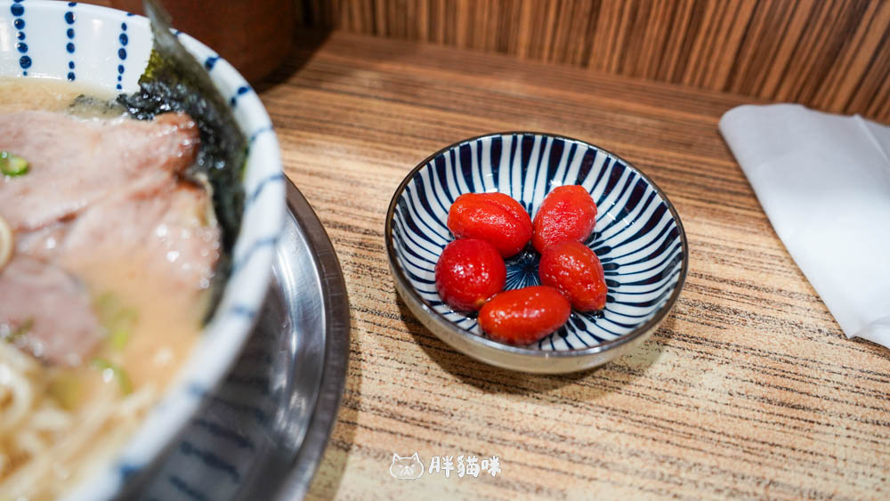 台南拉麵控注意!永康排隊名店「俺の豚」實吃分享:超厚叉燒、濃郁湯頭 - 第10張圖