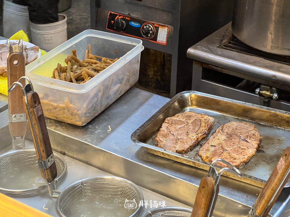 台南拉麵控注意!永康排隊名店「俺の豚」實吃分享:超厚叉燒、濃郁湯頭 - 第8張圖