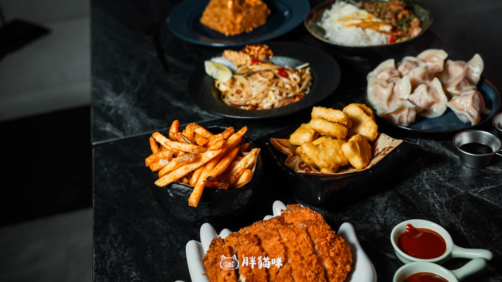 西門酒吧推薦【HELP Bar & Cafe Taipei】情緒診療酒單5選太浮誇!點滴調酒、醫藥箱shot全收服我的心 - 第25張圖