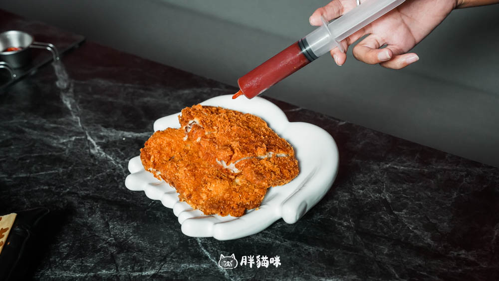 西門酒吧推薦【HELP Bar & Cafe Taipei】情緒診療酒單5選太浮誇!點滴調酒、醫藥箱shot全收服我的心 - 第26張圖