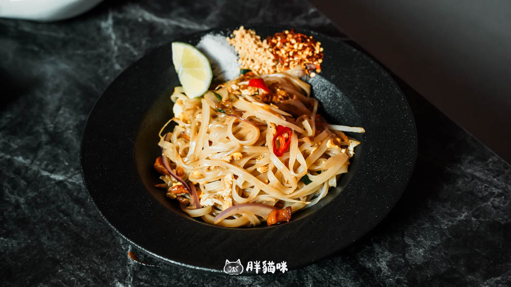 西門酒吧推薦【HELP Bar & Cafe Taipei】情緒診療酒單5選太浮誇!點滴調酒、醫藥箱shot全收服我的心 - 第34張圖