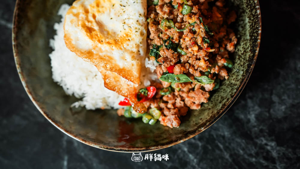 西門酒吧推薦【HELP Bar & Cafe Taipei】情緒診療酒單5選太浮誇!點滴調酒、醫藥箱shot全收服我的心 - 第32張圖