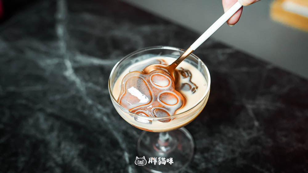 西門酒吧推薦【HELP Bar & Cafe Taipei】情緒診療酒單5選太浮誇!點滴調酒、醫藥箱shot全收服我的心 - 第40張圖