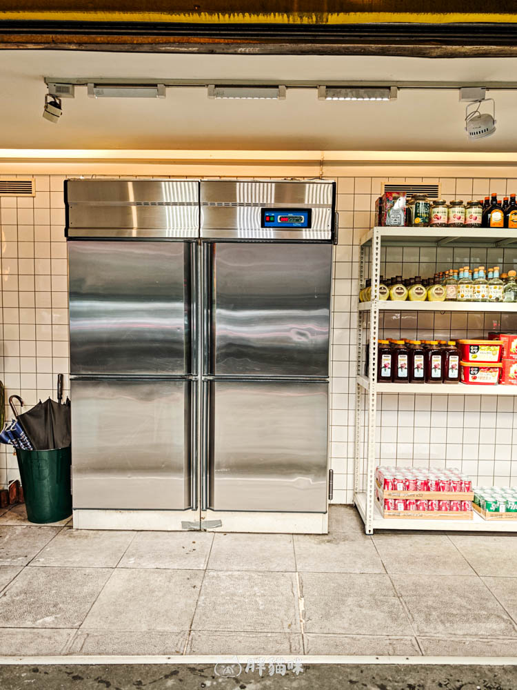 板橋酒吧推薦【YELO Seoul Bistro首爾餐酒館】:冰箱門入口太狂!韓式×義式創意料理+調酒必吃清單 - 第2張圖