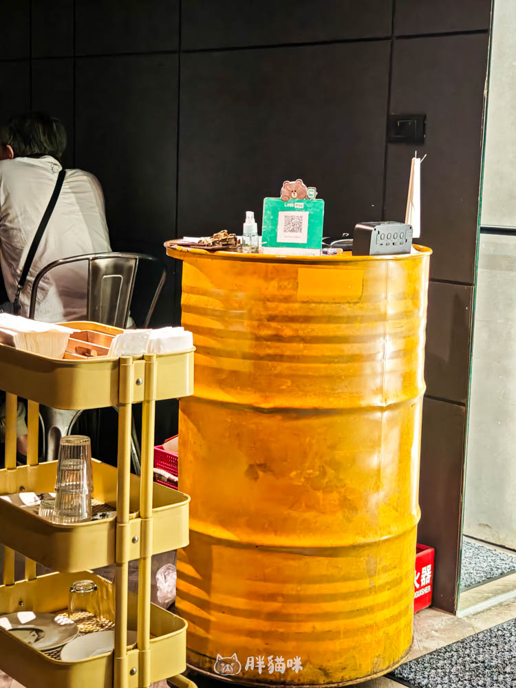 板橋酒吧推薦【YELO Seoul Bistro首爾餐酒館】:冰箱門入口太狂!韓式×義式創意料理+調酒必吃清單 - 第4張圖