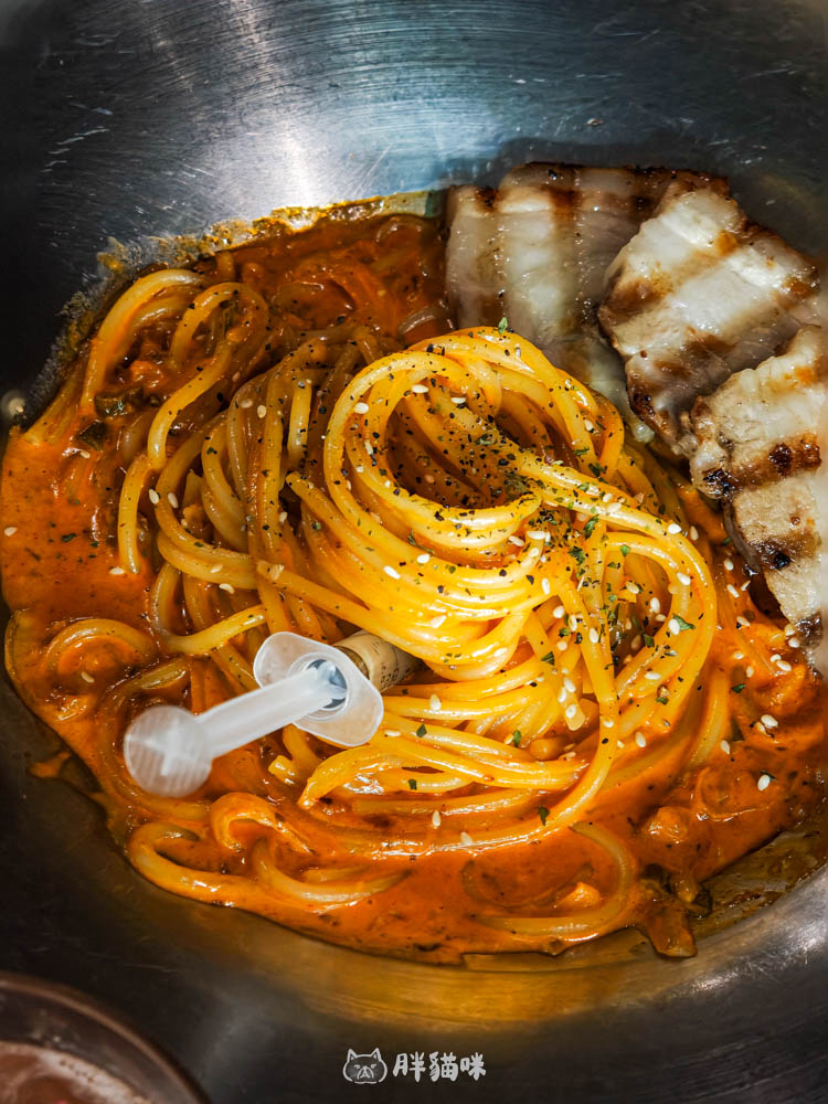 板橋酒吧推薦【YELO Seoul Bistro首爾餐酒館】:冰箱門入口太狂!韓式×義式創意料理+調酒必吃清單 - 第9張圖