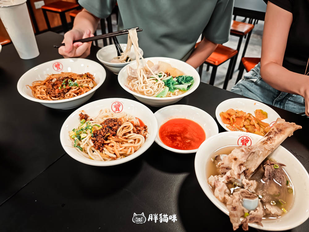 三峽名店【喙蘴號樹林店】樹林美食試營運~頂級肉、乾辣麵通通不能錯過! - 第2張圖