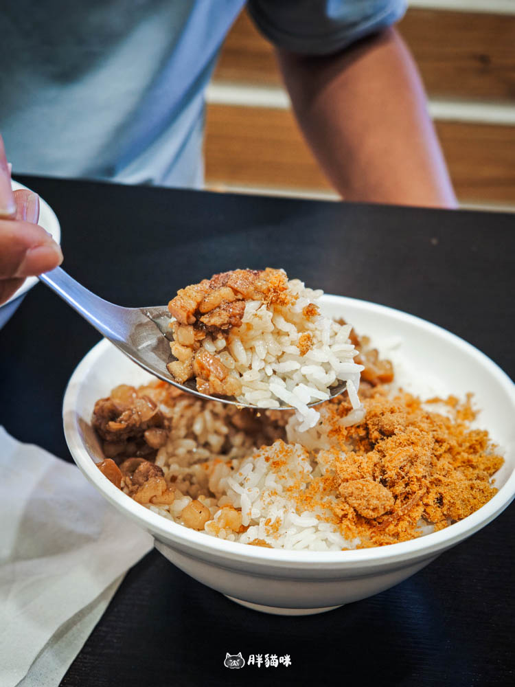 苗栗頭份必吃脆皮肉圓【八丸肉圓】外酥內嫩的在地人氣小吃 - 第11張圖