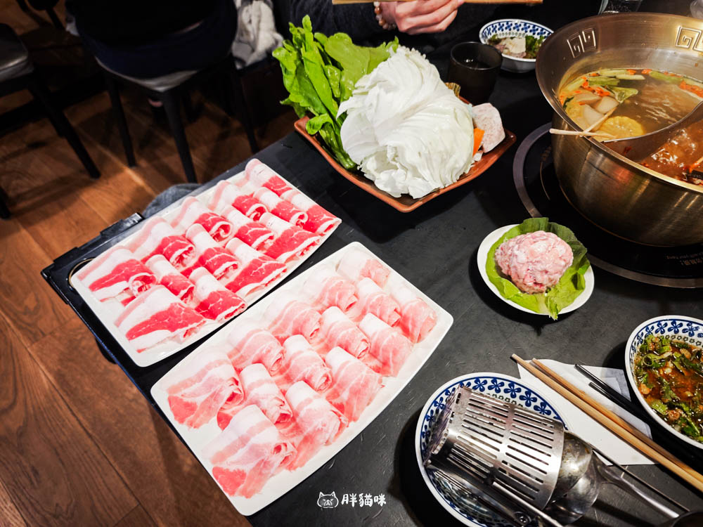 板橋火鍋推薦：一串只要10元！「爽辣重慶串串鍋」腦花控必衝，道地牛油麻辣鍋配酸梅汁超爽快