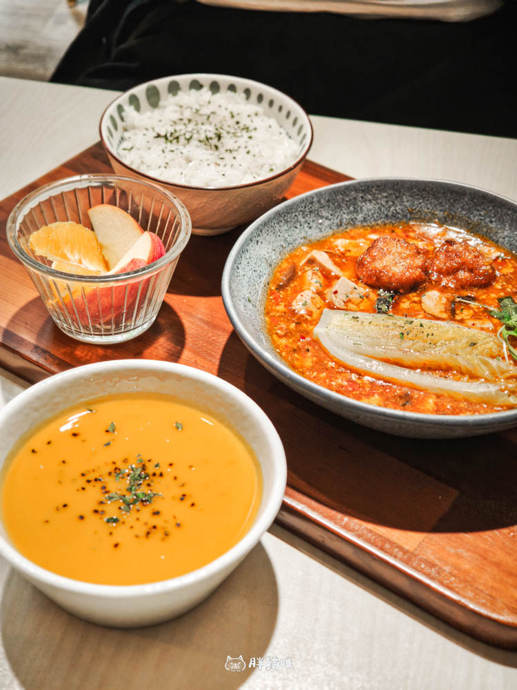 台北信義美食【草蔬宴義式蔬食】：松菸旁的清新美味，讓肉食系也愛上的蔬食體驗！