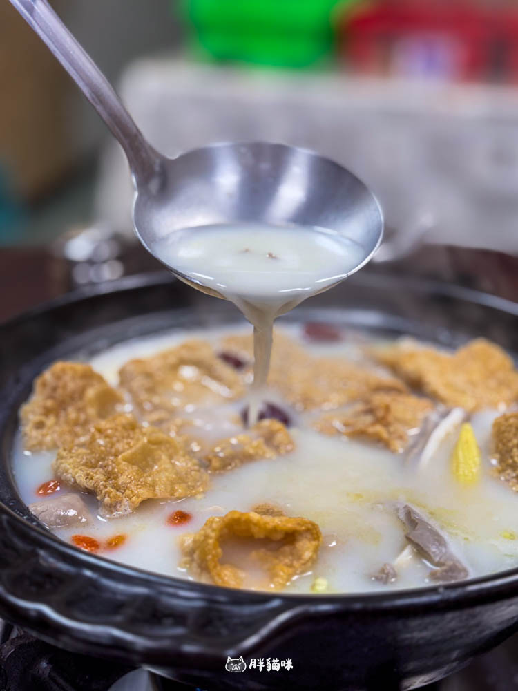 【樹林美食】曾家豬肚雞:必吃的排隊神店!炭烤串燒每桌限點一份? - 第4張圖 【樹林美食】曾家豬肚雞:必吃的排隊神店!炭烤串燒每桌限點一份?
