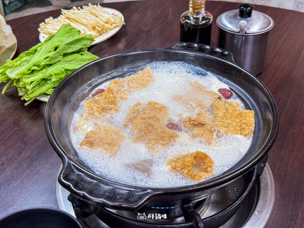 【樹林美食】曾家豬肚雞:必吃的排隊神店!炭烤串燒每桌限點一份? - 第3張圖 【樹林美食】曾家豬肚雞:必吃的排隊神店!炭烤串燒每桌限點一份?
