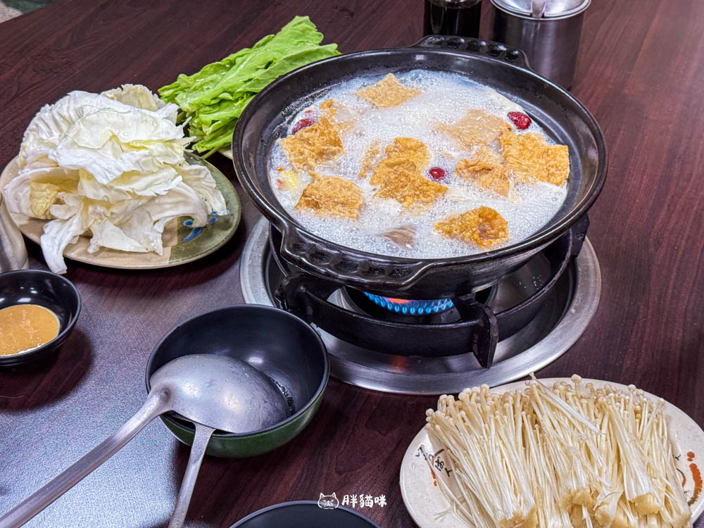 【樹林美食】曾家豬肚雞:必吃的排隊神店!炭烤串燒每桌限點一份? - 第2張圖 【樹林美食】曾家豬肚雞:必吃的排隊神店!炭烤串燒每桌限點一份?