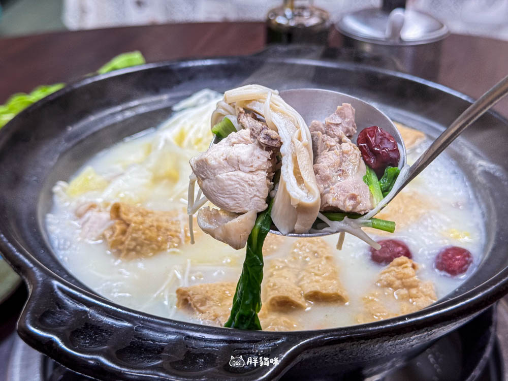 【樹林美食】曾家豬肚雞:必吃的排隊神店!炭烤串燒每桌限點一份? - 第8張圖 【樹林美食】曾家豬肚雞:必吃的排隊神店!炭烤串燒每桌限點一份?