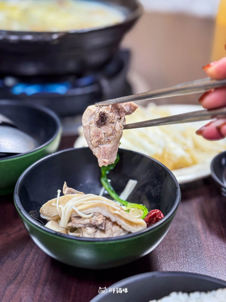 【樹林美食】曾家豬肚雞:必吃的排隊神店!炭烤串燒每桌限點一份? - 第9張圖 【樹林美食】曾家豬肚雞:必吃的排隊神店!炭烤串燒每桌限點一份?