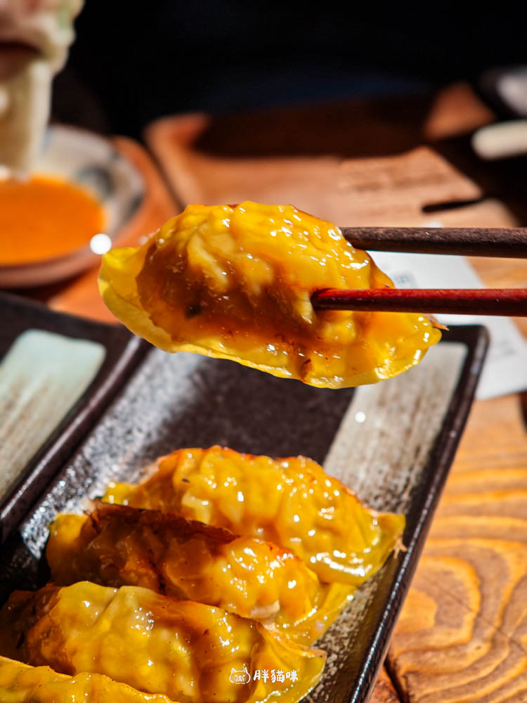【中山站美食】阿薄郎薄皮餃子專賣店:下班後的避風港,必吃煎餃與噴汁串燒 - 第5張圖 【中山站美食】阿薄郎薄皮餃子專賣店:下班後的避風港,必吃煎餃與噴汁串燒